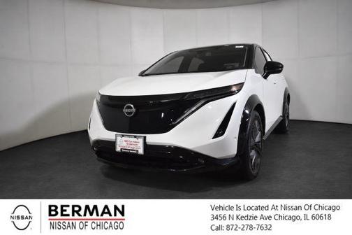 Everest White Pearl Tricoat/Black Diamond Pearl 2023 Nissan ARIYA PLATINUM+