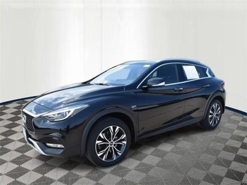 2017 INFINITI QX30 Premium
