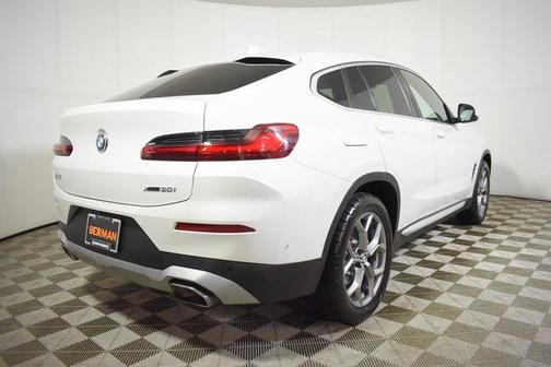 2024 BMW X4 xDrive30i