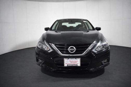 Super Black Clearcoat 2017 Nissan Altima 2.5 SR