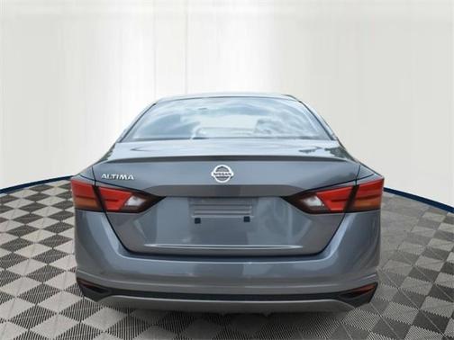 2022 Nissan Altima S FWD