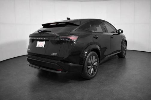 Black Diamond Pearl 2024 Nissan ARIYA EVOLVE+