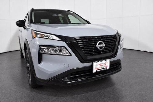 Boulder Gray Pearl/Super Black 2023 Nissan Rogue SV