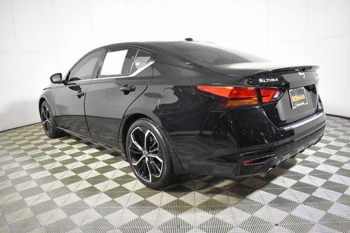 2023 Nissan Altima SR FWD