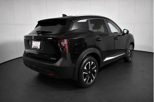 Super Black 2025 Nissan Kicks SV