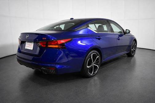 Deep Blue Pearl 2024 Nissan Altima SR FWD