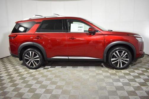 2025 Nissan Pathfinder Platinum 4WD