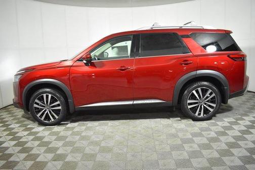 2025 Nissan Pathfinder Platinum 4WD