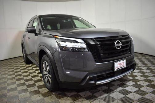 2025 Nissan Pathfinder SL 4WD