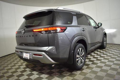 2025 Nissan Pathfinder SL 4WD