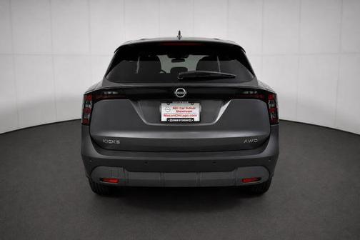 Gun Metallic 2025 Nissan Kicks SV