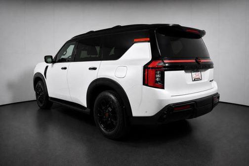 Aspen White Tricoat/Super Black 2026 Nissan Armada PRO-4X