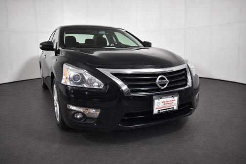 Super Black Clearcoat 2014 Nissan Altima 2.5 SL