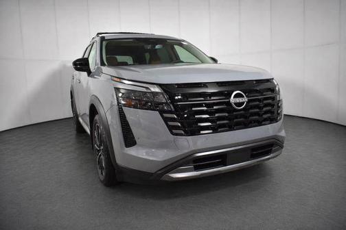 Boulder Gray Pearl 2026 Nissan Pathfinder Platinum