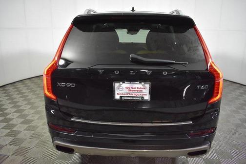2016 Volvo XC90 T6 Momentum
