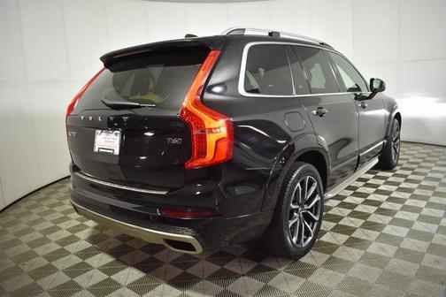 2016 Volvo XC90 T6 Momentum
