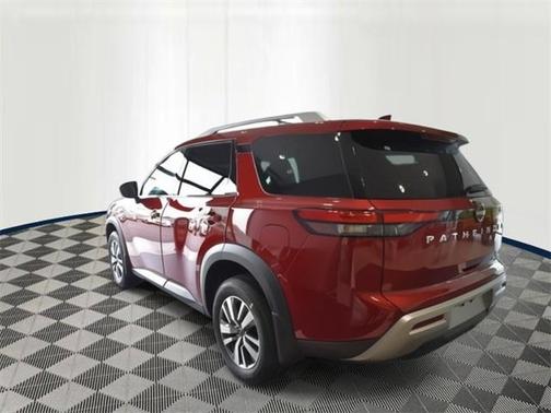 2025 Nissan Pathfinder SL 4WD