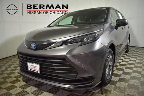 2024 Toyota Sienna LE