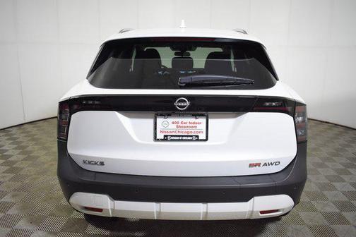 2025 Nissan Kicks SR