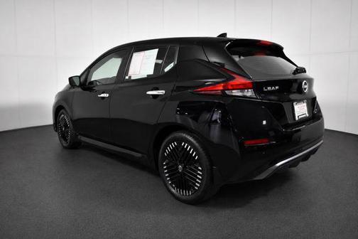 Super Black 2024 Nissan Leaf SV PLUS