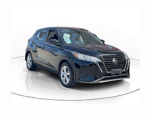 Super Black 2021 Nissan Kicks S