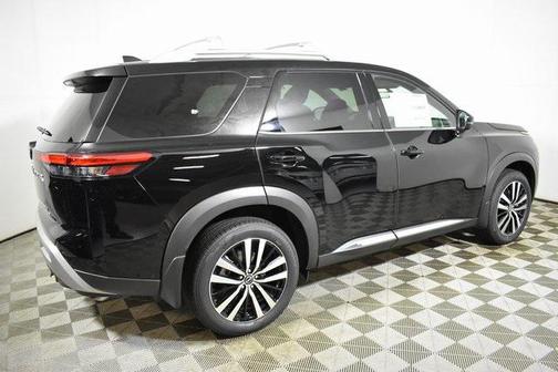 2025 Nissan Pathfinder Platinum 4WD
