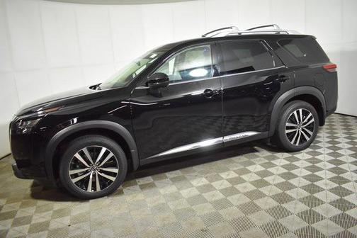 2025 Nissan Pathfinder Platinum 4WD
