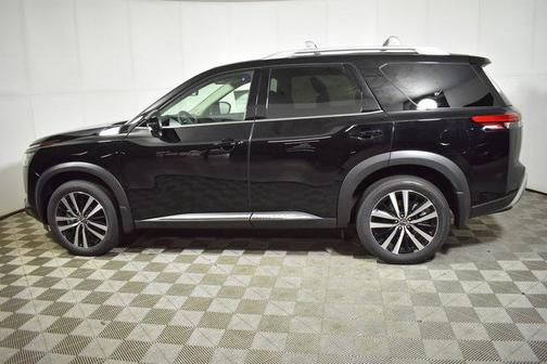 2025 Nissan Pathfinder Platinum 4WD