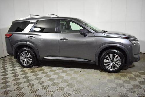 2022 Nissan Pathfinder SL 4WD