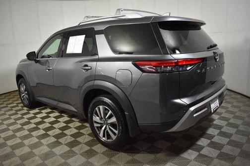 2022 Nissan Pathfinder SL 4WD