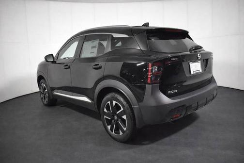 Super Black 2026 Nissan Kicks SV