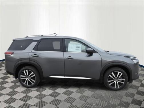 2025 Nissan Pathfinder Platinum 4WD