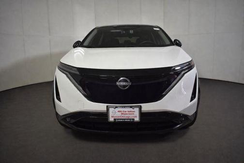 Everest White Pearl Tricoat/Black Diamond Pearl 2023 Nissan ARIYA PLATINUM+