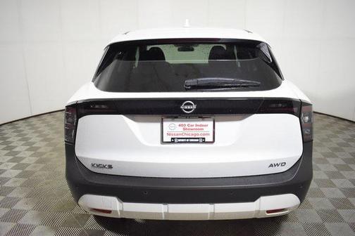 2025 Nissan Kicks SV