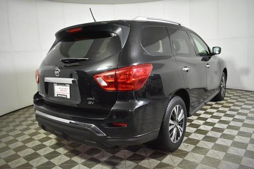 2017 Nissan Pathfinder SV