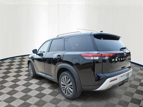 2025 Nissan Pathfinder SL 4WD