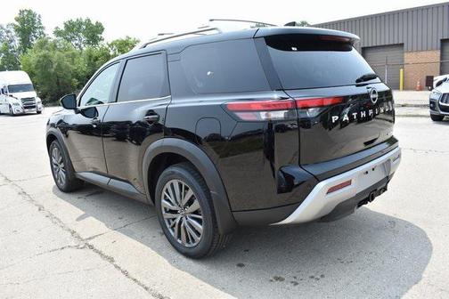 2025 Nissan Pathfinder SL 4WD