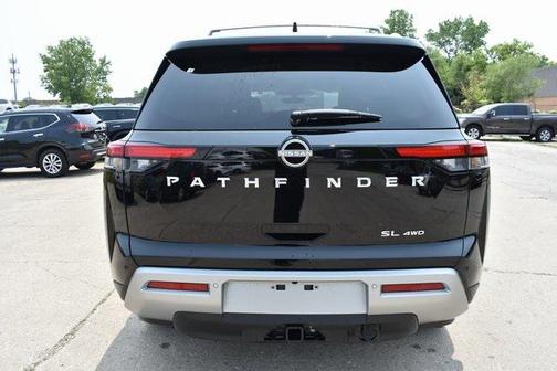 2025 Nissan Pathfinder SL 4WD