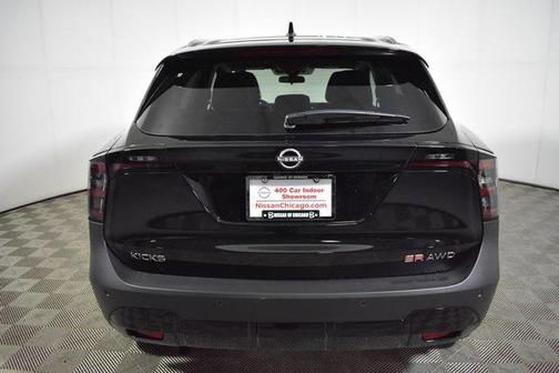 2025 Nissan Kicks SR