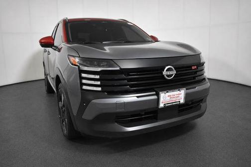Gun Metallic/Scarlet Ember Tintcoat 2025 Nissan Kicks SR