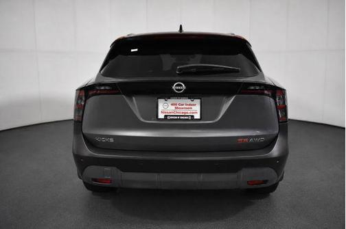 Gun Metallic/Scarlet Ember Tintcoat 2025 Nissan Kicks SR