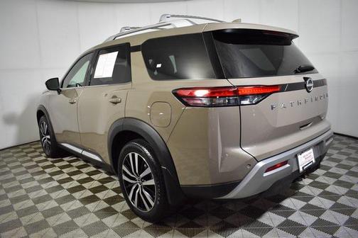 2024 Nissan Pathfinder Platinum FWD