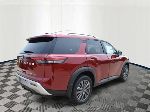 2025 Nissan Pathfinder SL 4WD