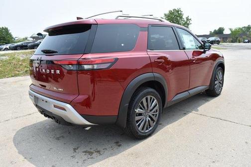 2025 Nissan Pathfinder SL 4WD
