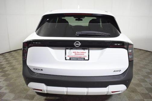 2025 Nissan Kicks SV