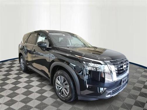 2025 Nissan Pathfinder S