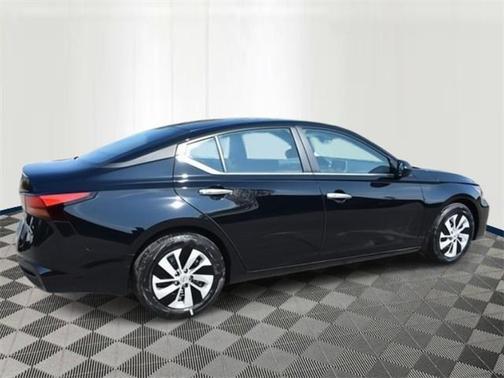 2025 Nissan Altima S FWD