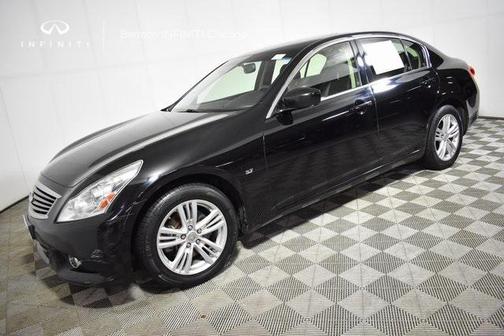 2015 INFINITI Q40 Base