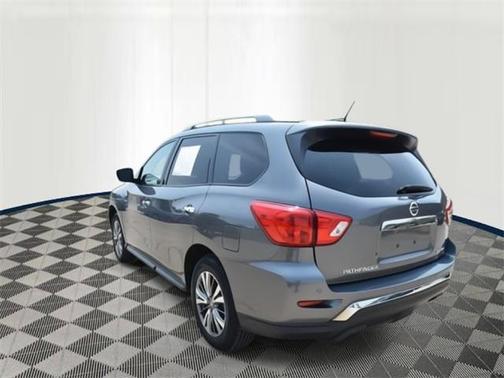 2018 Nissan Pathfinder SV