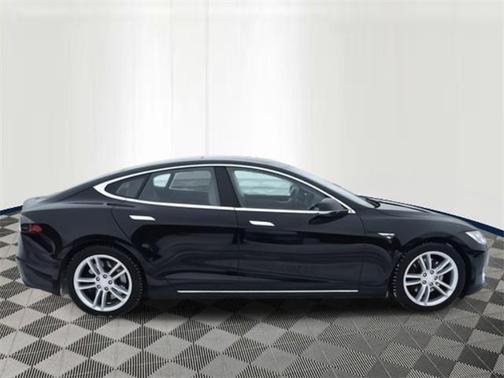 2016 Tesla Model S 90D